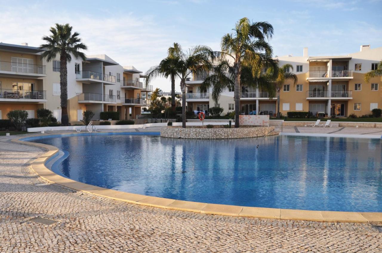Sea And Pool At Vila Da Praia Alvor Luaran gambar