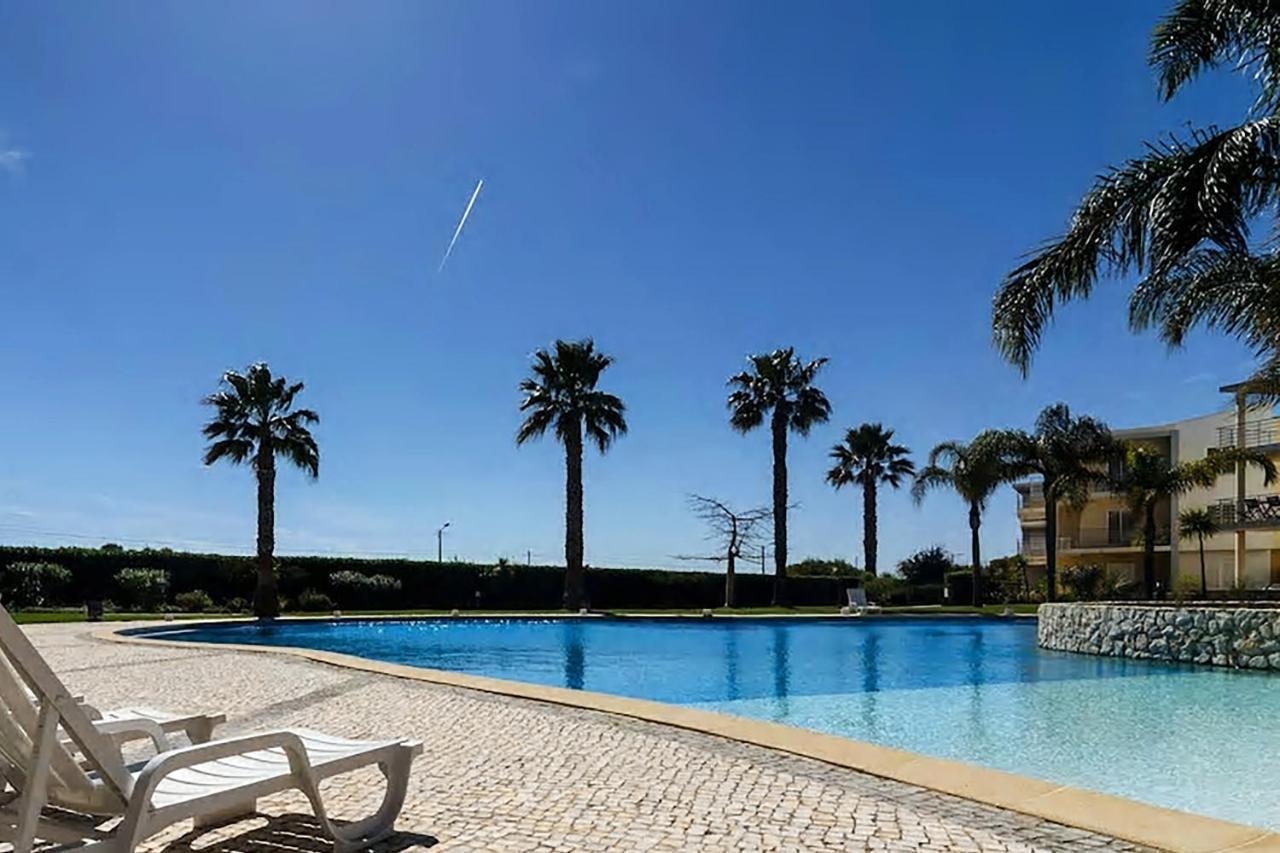 Sea And Pool At Vila Da Praia Alvor Luaran gambar