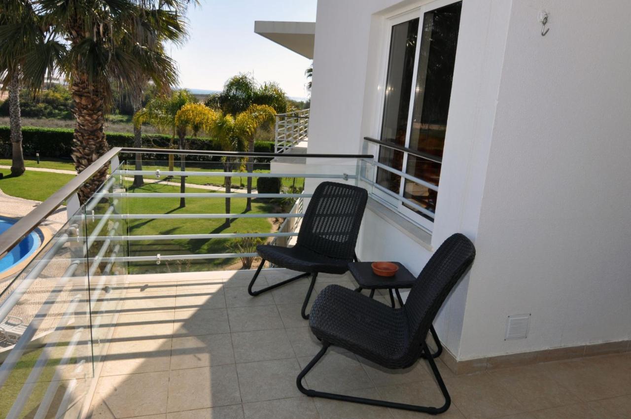 Sea And Pool At Vila Da Praia Alvor Luaran gambar