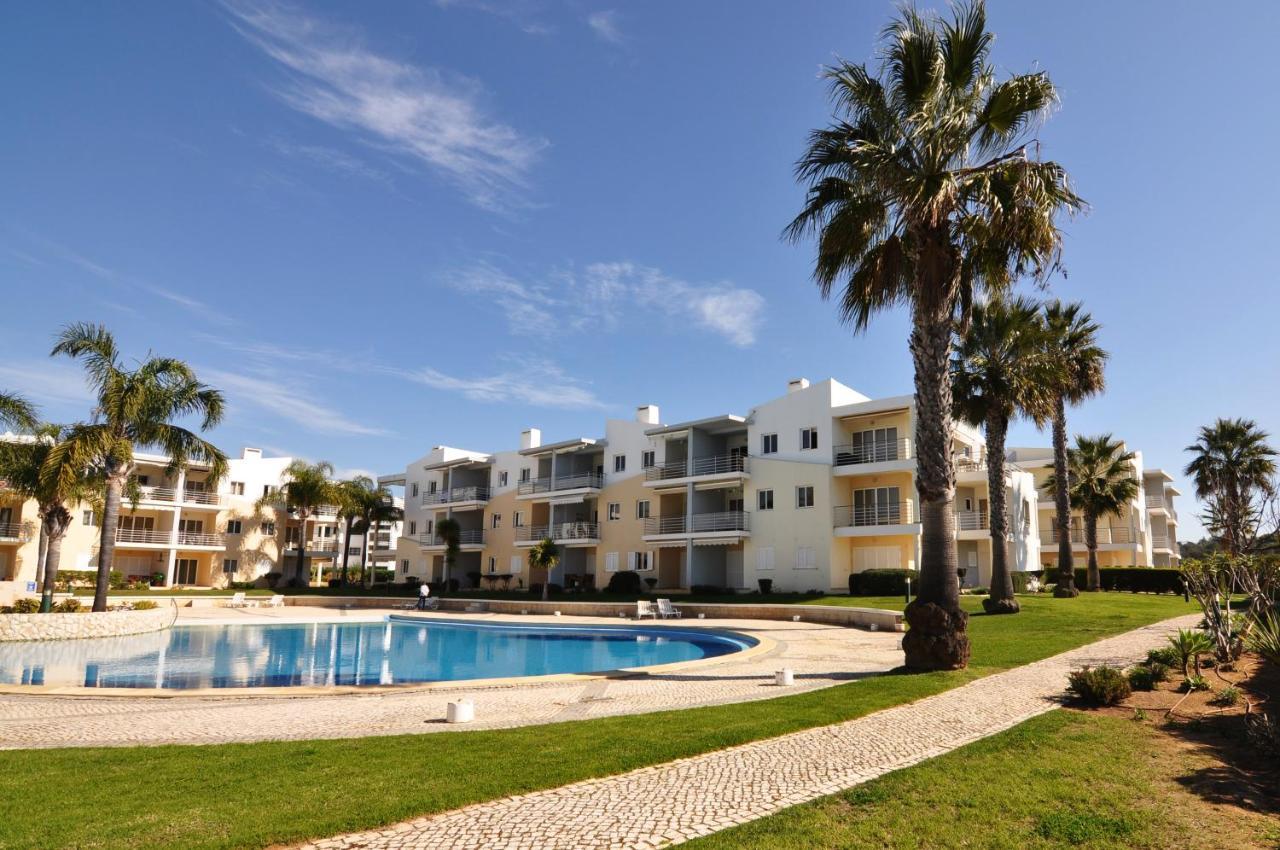 Sea And Pool At Vila Da Praia Alvor Luaran gambar