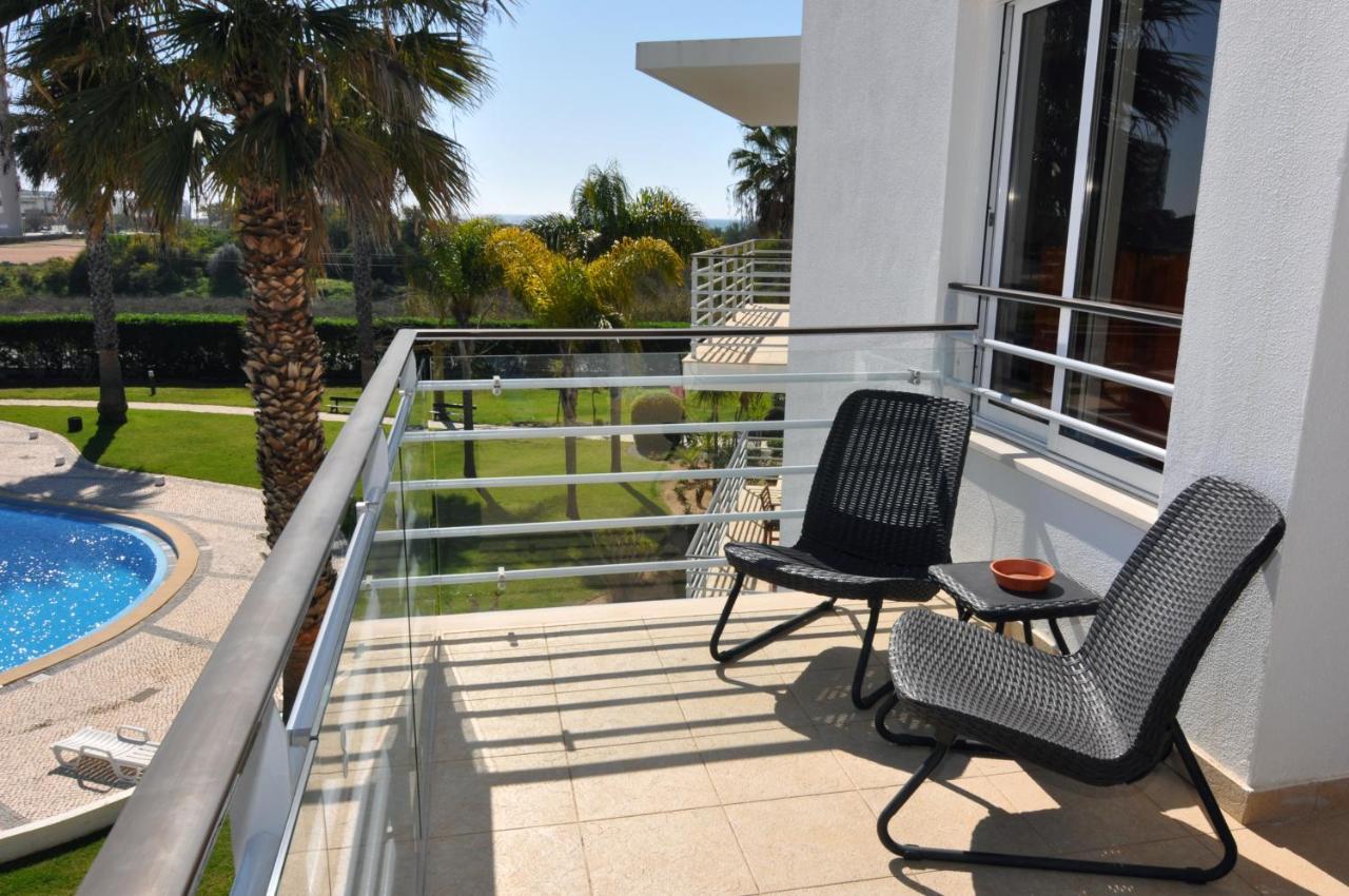 Sea And Pool At Vila Da Praia Alvor Luaran gambar