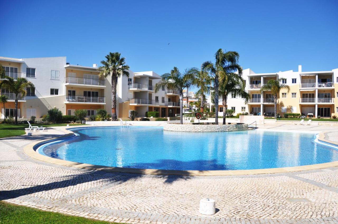 Sea And Pool At Vila Da Praia Alvor Luaran gambar