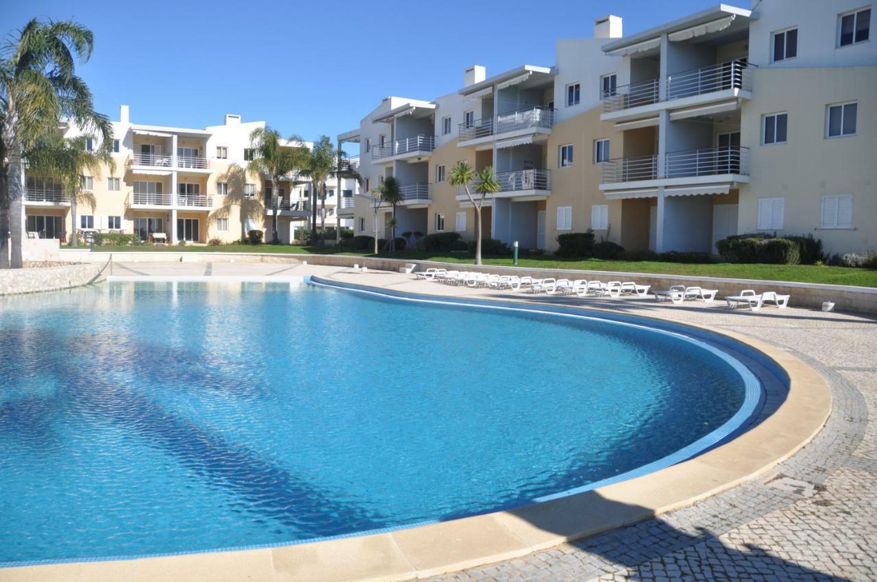 Sea And Pool At Vila Da Praia Alvor Luaran gambar
